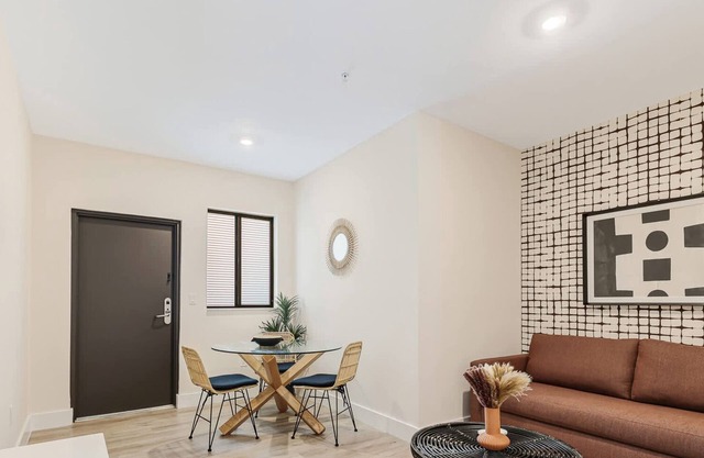 Roami at The Palace | 2 Bedroom | King