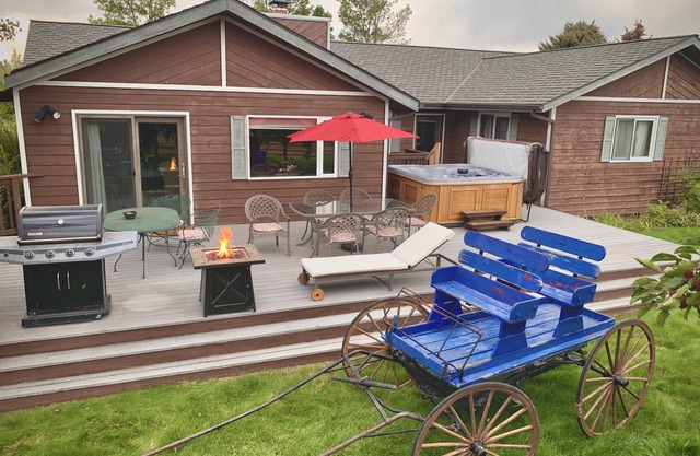 Rocking H Ranch:10 min to Bozeman Main St./Hot tub/Gameroom/Sleeps 8 in 3 rooms