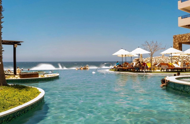 Romantic Luxury Ocean Front One Bedroom Condo, in the heart of cabo