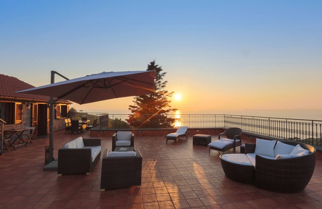Romantic Rooftop Apartment with Pool&Terrace