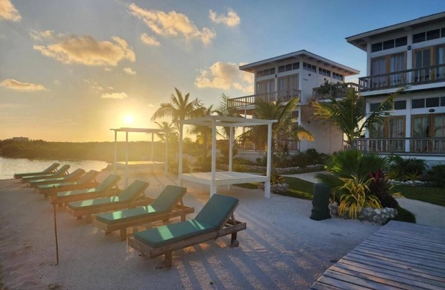 Romantic Villa with Private Beach & Pool Ideal for a Couple's Getaway!