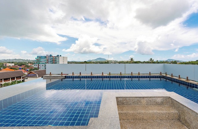 Rooftop Pool 5mins to NaiHarn Beach C187