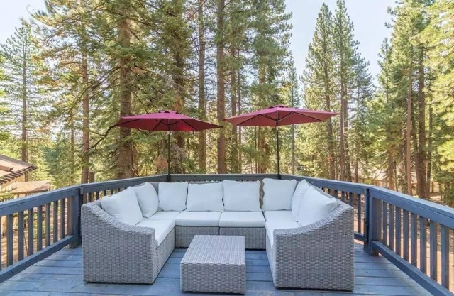 Room for the Whole Crew to Enjoy - Ski Bird's Paradise, 31 Night Minimum