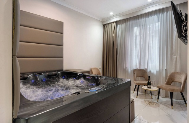 Room 'Suite Con Piscina Privata' with Wi-Fi and Air Conditioning