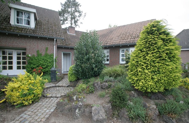 Room to Rent with Own Entrance, Living Room and Bathroom