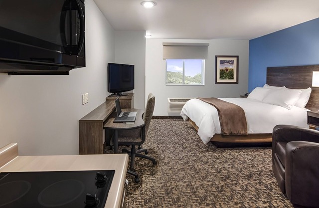 Room with Full Kitchen – Perfect for Extended Stays Near Caledon State Park
