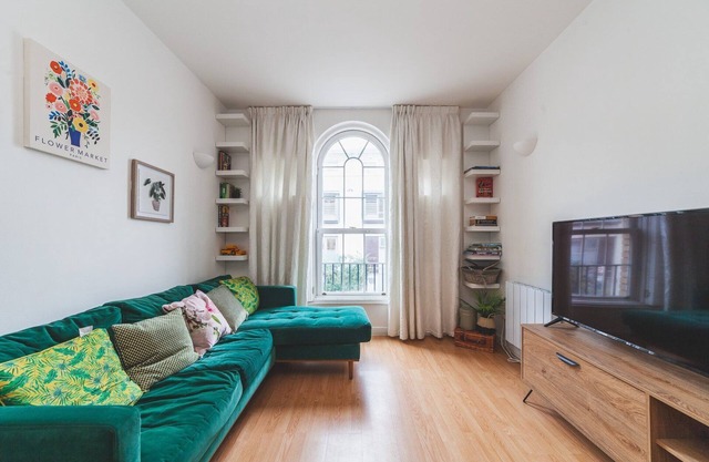 Rotherhithe Riverside Flat