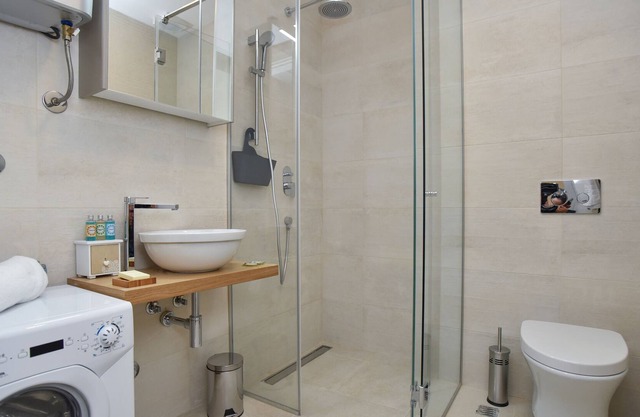 Royal Gardens Luxury Apartments - 37