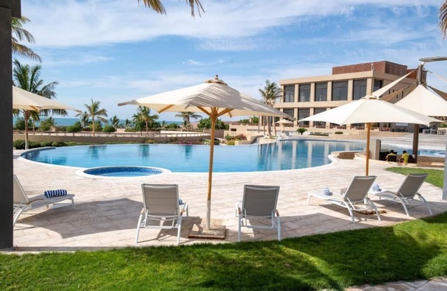 Royal Lazure Resort