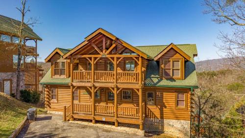 Royal Vista Lodge by Eden Crest