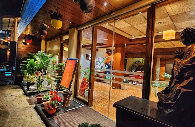 Royale Retreat Hotel & Spa Near Mall Road
