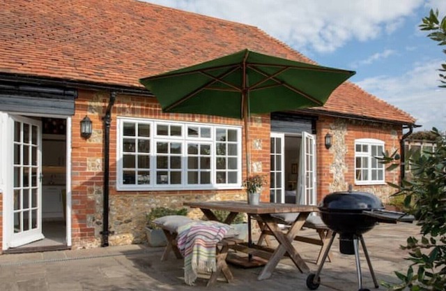 Rural retreat, with shared seasonal pool