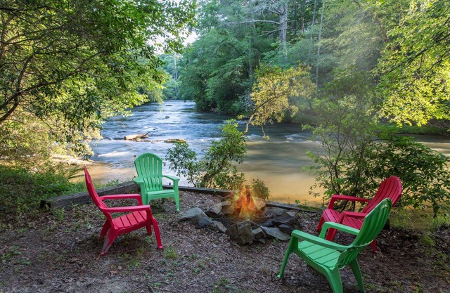 Rushing River Lodge - Fish, Tubing, Dog Friendly