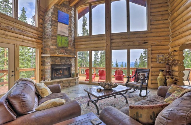 Rustic Breckenridge Escape with Hot Tub and MTN Views!