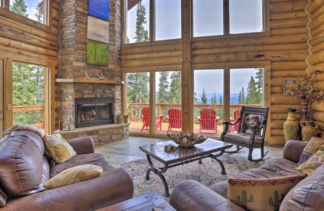 Rustic Breckenridge Escape w/ Hot Tub & MTN Views!