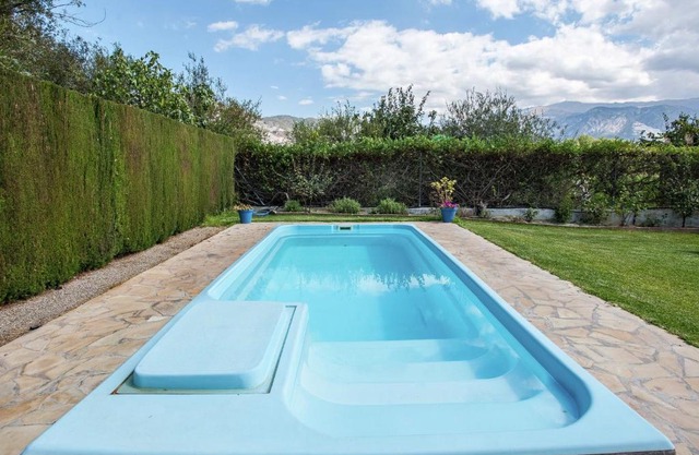 Rustic Cottage in El Padul with Swimming Pool
