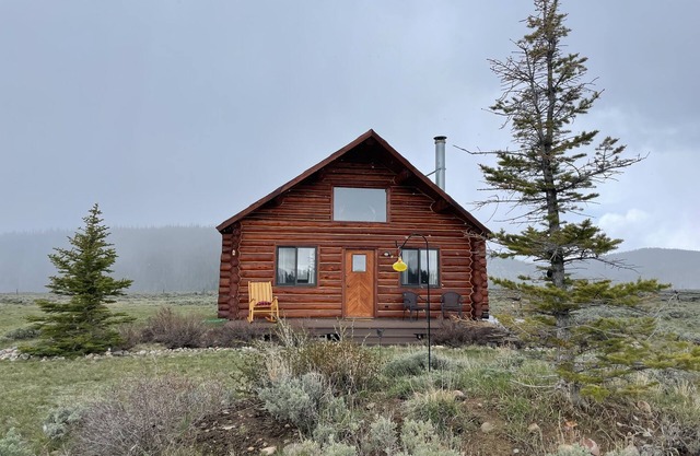 Rustic Log Cabin * Next to National Forest * Near Yellowstone