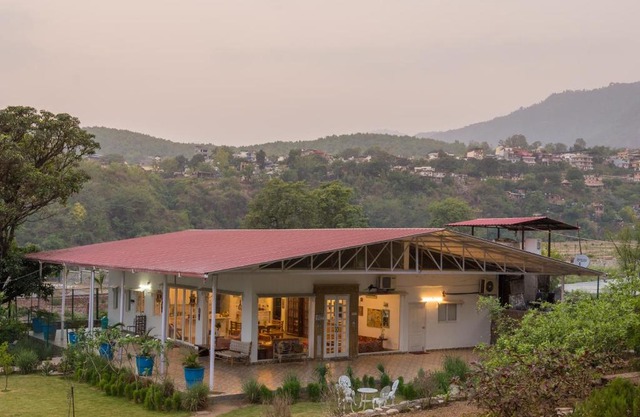SaffronStays Doon Valley View, Dehradun - with in-house cook, lawn, bonfire and barbeque
