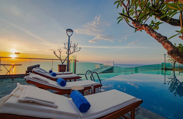 Sala Danang Beach Hotel