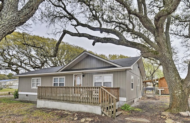 Salter Path Home-Short Walk to Indian Shores & Bay