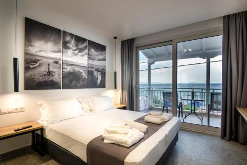 Salty Sea View Apartments