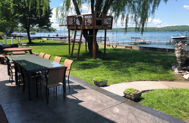 Sandy Beach Haven - Modern Canandaigua Lake House