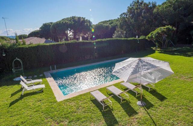 Sant Andreu de Llavaneres Villa Sleeps 13 Pool WiFi