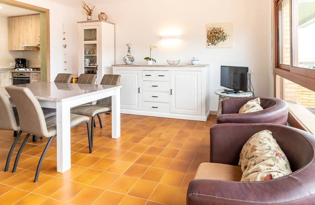 Sant Carles 22 - sunny apartment with sea views