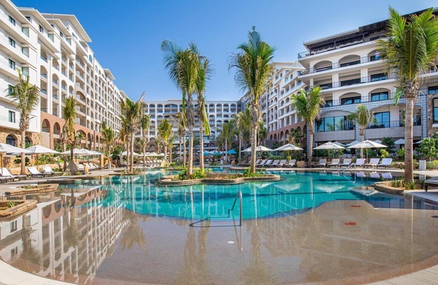 Savor the space at Villa La Estancia Cabo