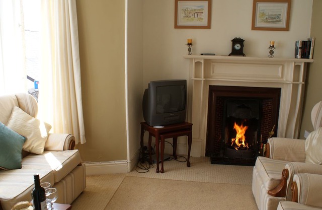Scenery Cottage - Two Bedroom Cottage, Sleeps 4