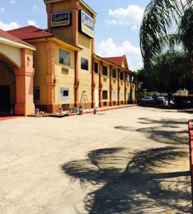 Scottish Inn & Suites Hobby Airport