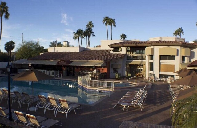 Scottsdale Camelback Resort Stylish Studio with Hot Tub