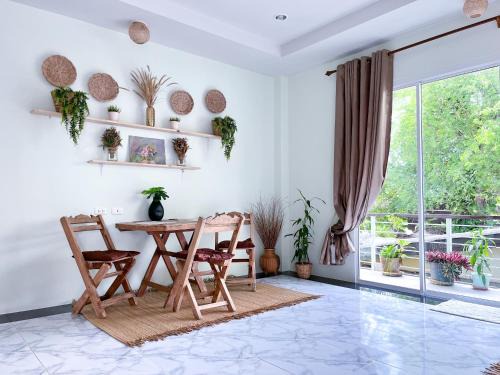 Sea Dreamer Beachfront Apartments