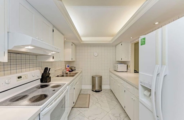Sea Grape Inn Property Longboat Key 