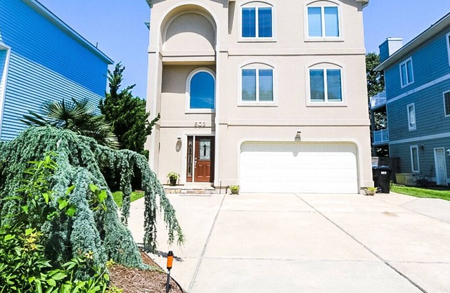 Sea La Vie! Large and updated within walking dista