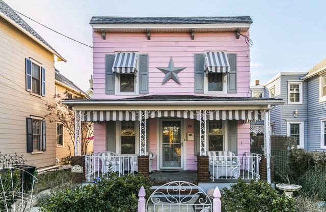 Sea Star 4 Bd 2.5 Bath Family and Pet Friendly!