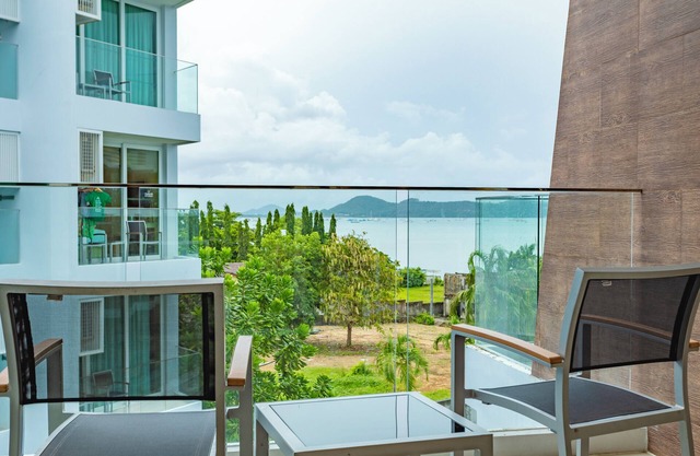 Sea View Beach Dinning Beach Front c113