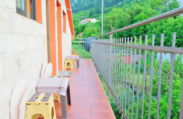 Sea View Cozy Flat 1 Min to Beach in Montenegro