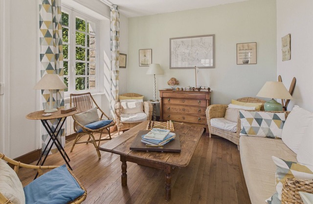 Sea view – house for 4 adults and 3 children