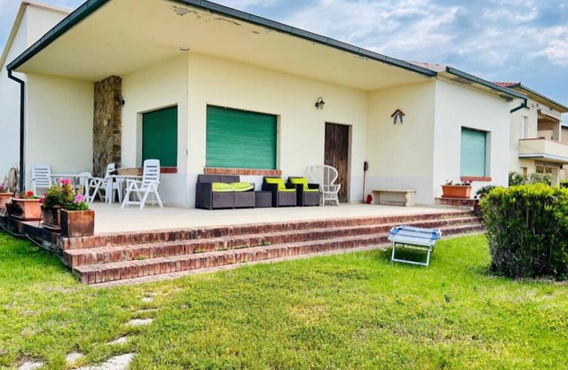 Seafront villa directly on the promenade of Castiglione della Pescaia