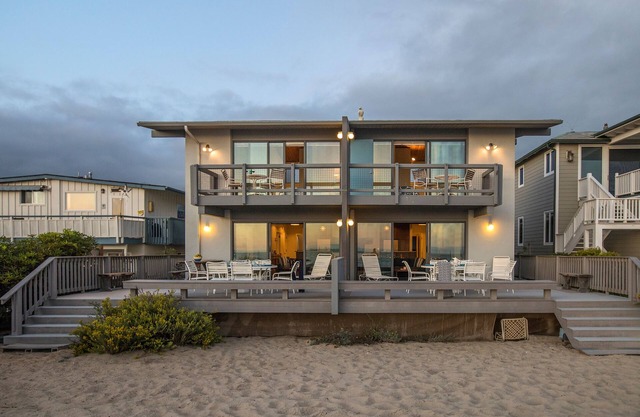 Seahorse Retreat - Double The Fun, BEACHFRONT, In Carpinteria!