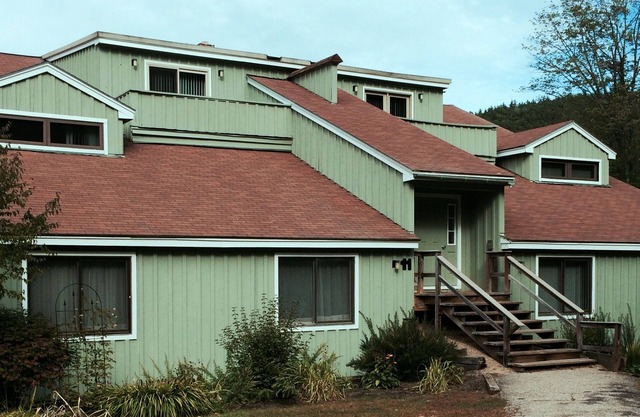 The Seasons Resort Bartlett 