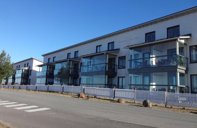 Seastar Apartments