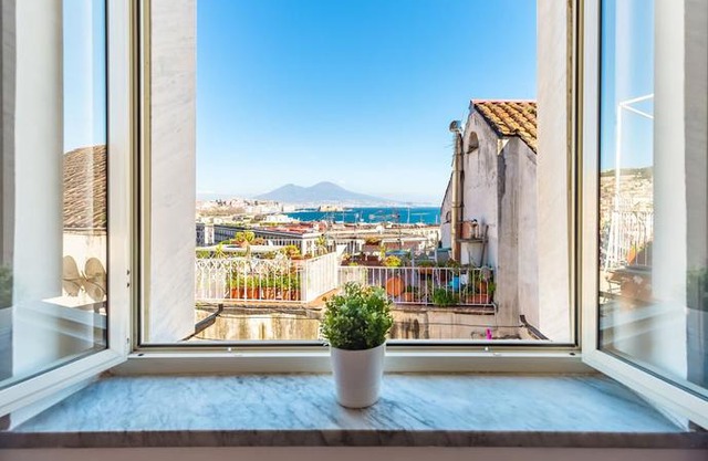 Seaview Apartment in Posillipo