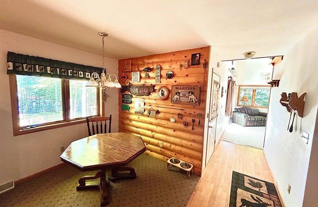 Secluded 5.4 Acres: Private Oasis with 100ft driveway/Self check- in