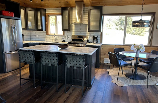 Secluded Cabin with Breathtaking Views on 3 Acres