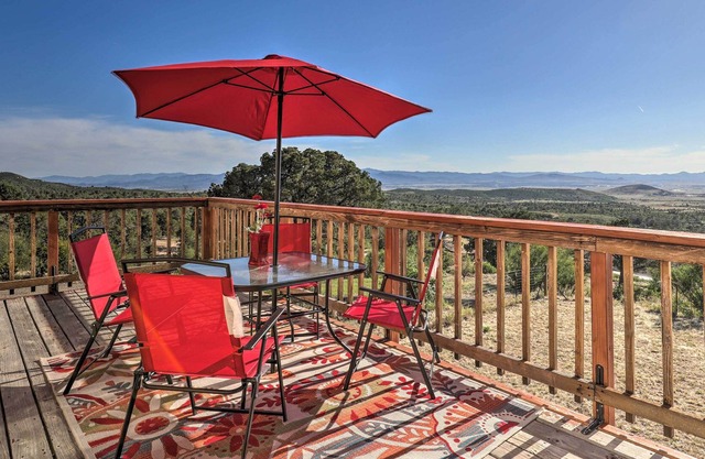 Secluded Mingus Mountain House w/ Deck, Mtn Views!