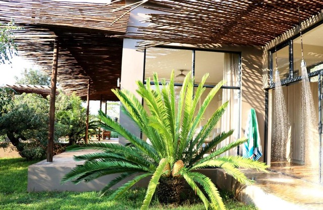 Sensiri Plains Safari Lodge