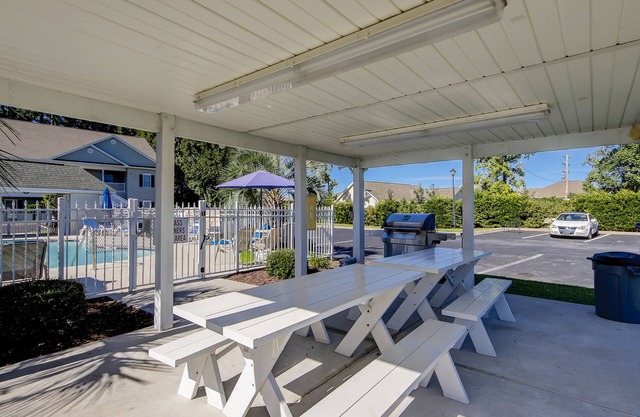 Serene ground-floor condo in great location - dog-friendly