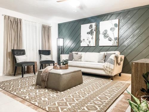 Serene Private Two Bedroom Townhouse in East TLH